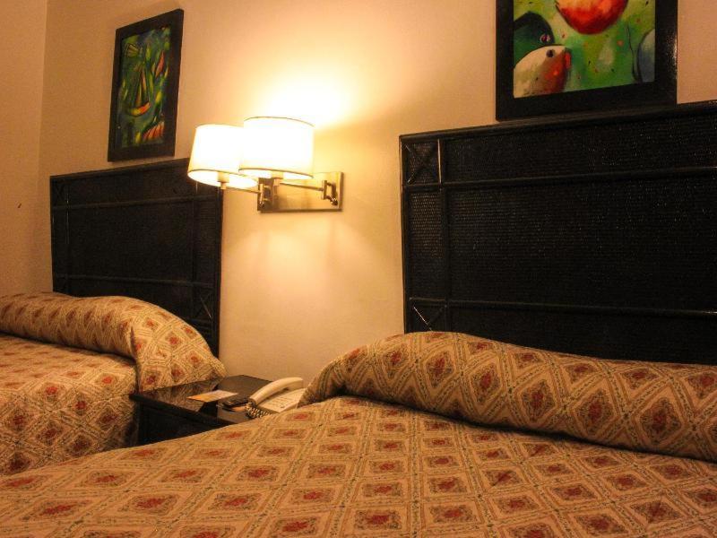 Napolitano Hotel Saint-Domingue Chambre photo